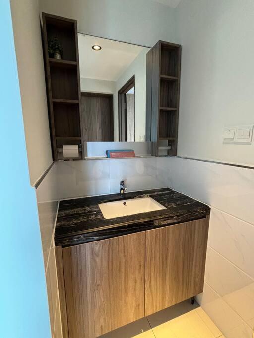 Comfort Living At Country Garden Park 1-4pax * Johor Bahru