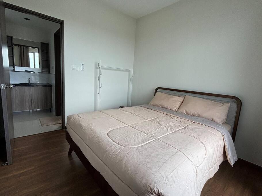 Comfort Living At Country Garden Park 1-4pax